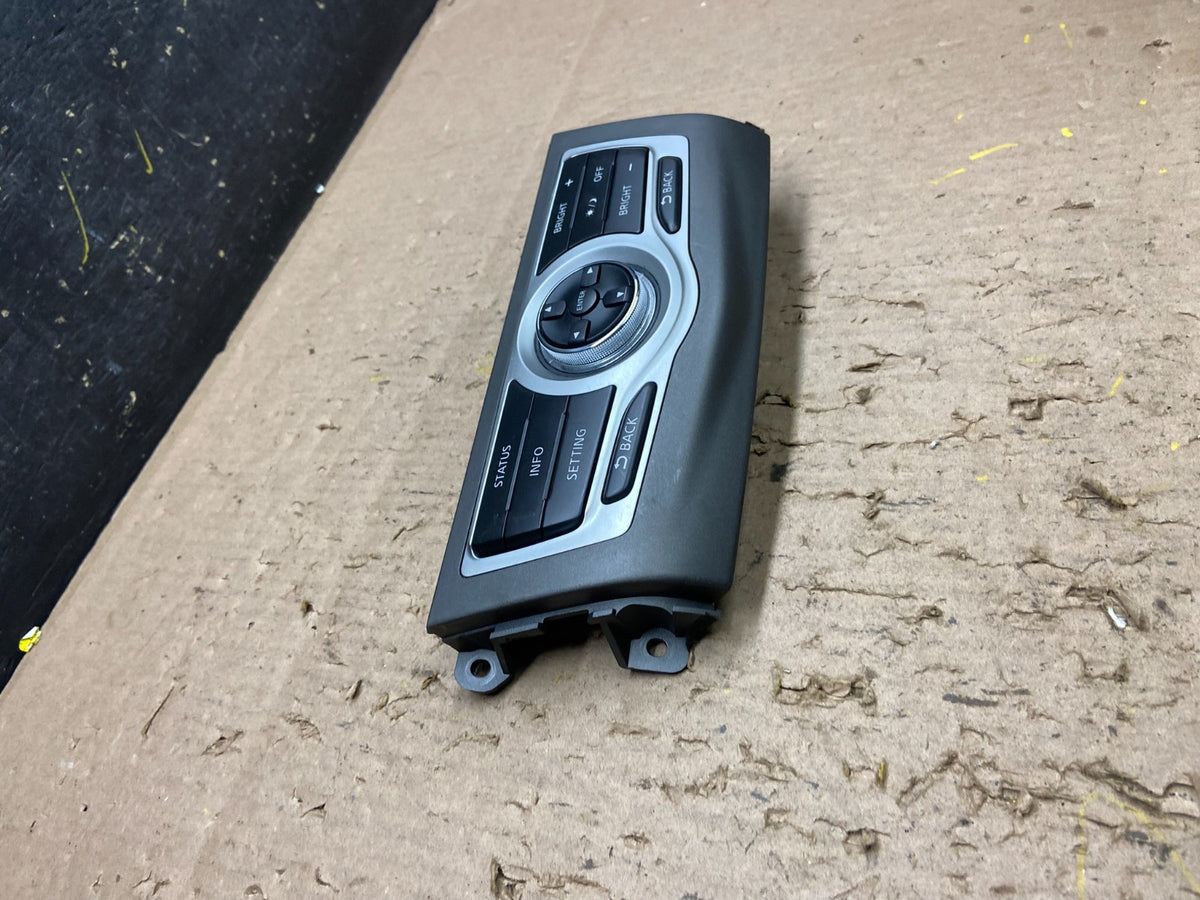 2009-2014 Nissan Murano AM FM Radio CD Control Panel t6305 DG1