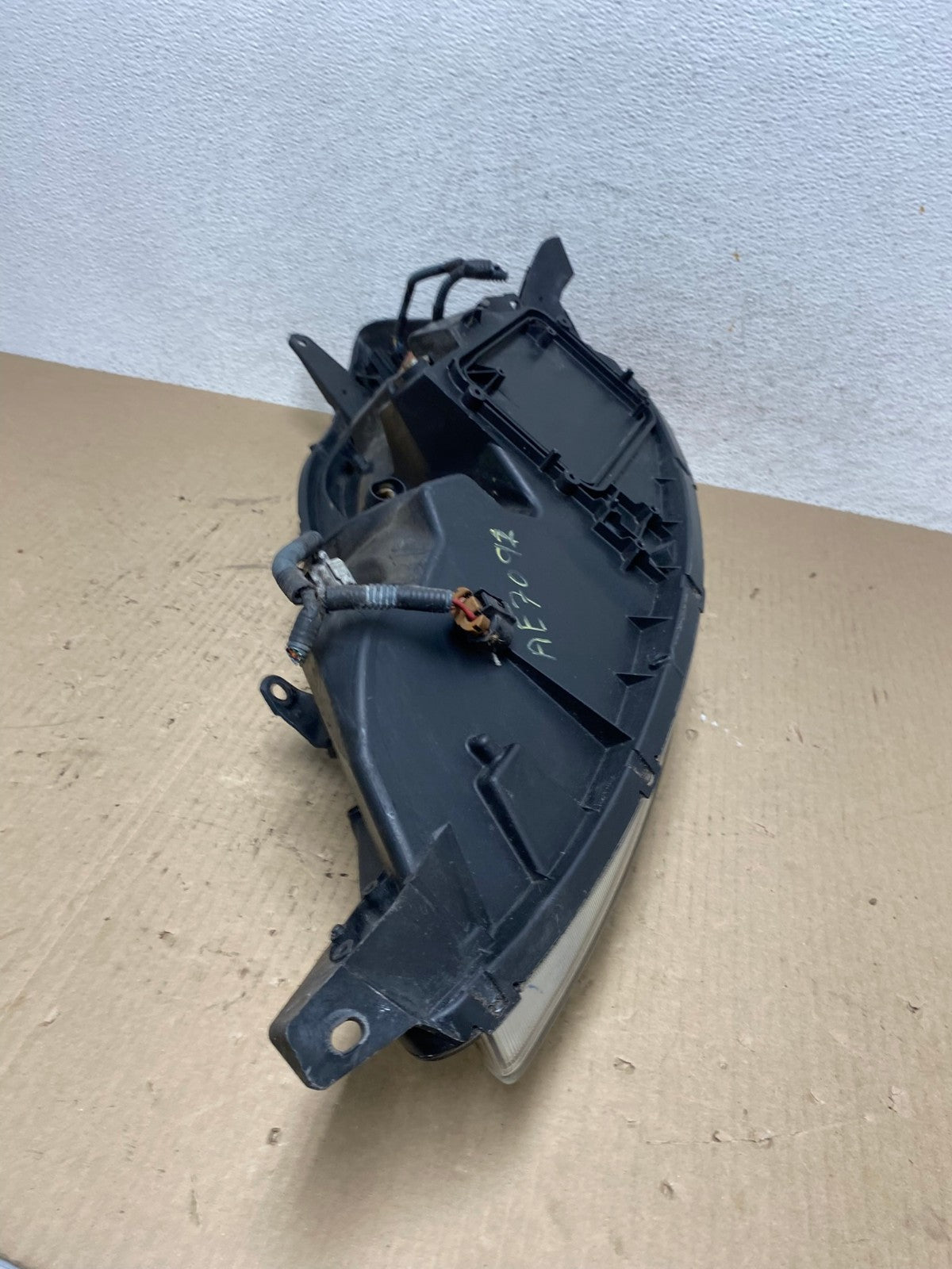 2006 to 2010 Toyota Sienna Right Passenger Rh Side Headlight Halogen AE7092 LK9