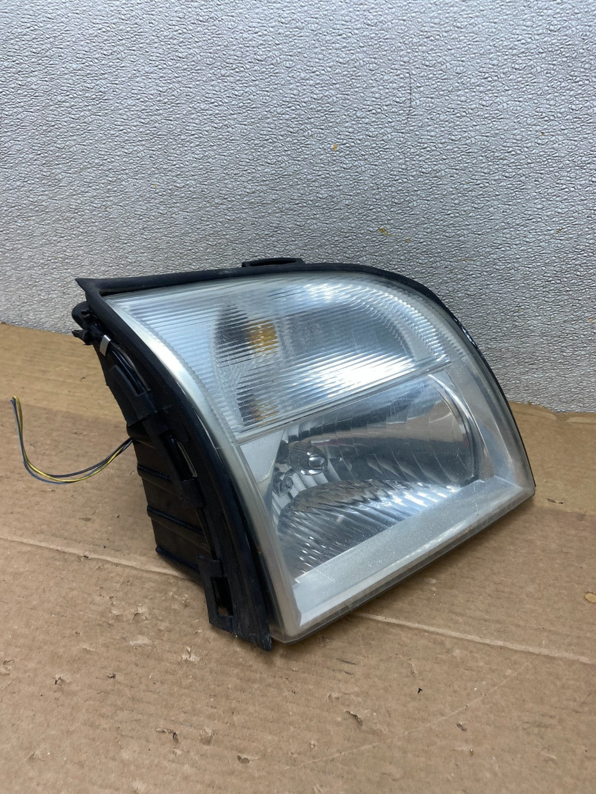 2006-2010 Mercury Mountaineer Right Passenger Side Halogen Headlight AB5176 DW2