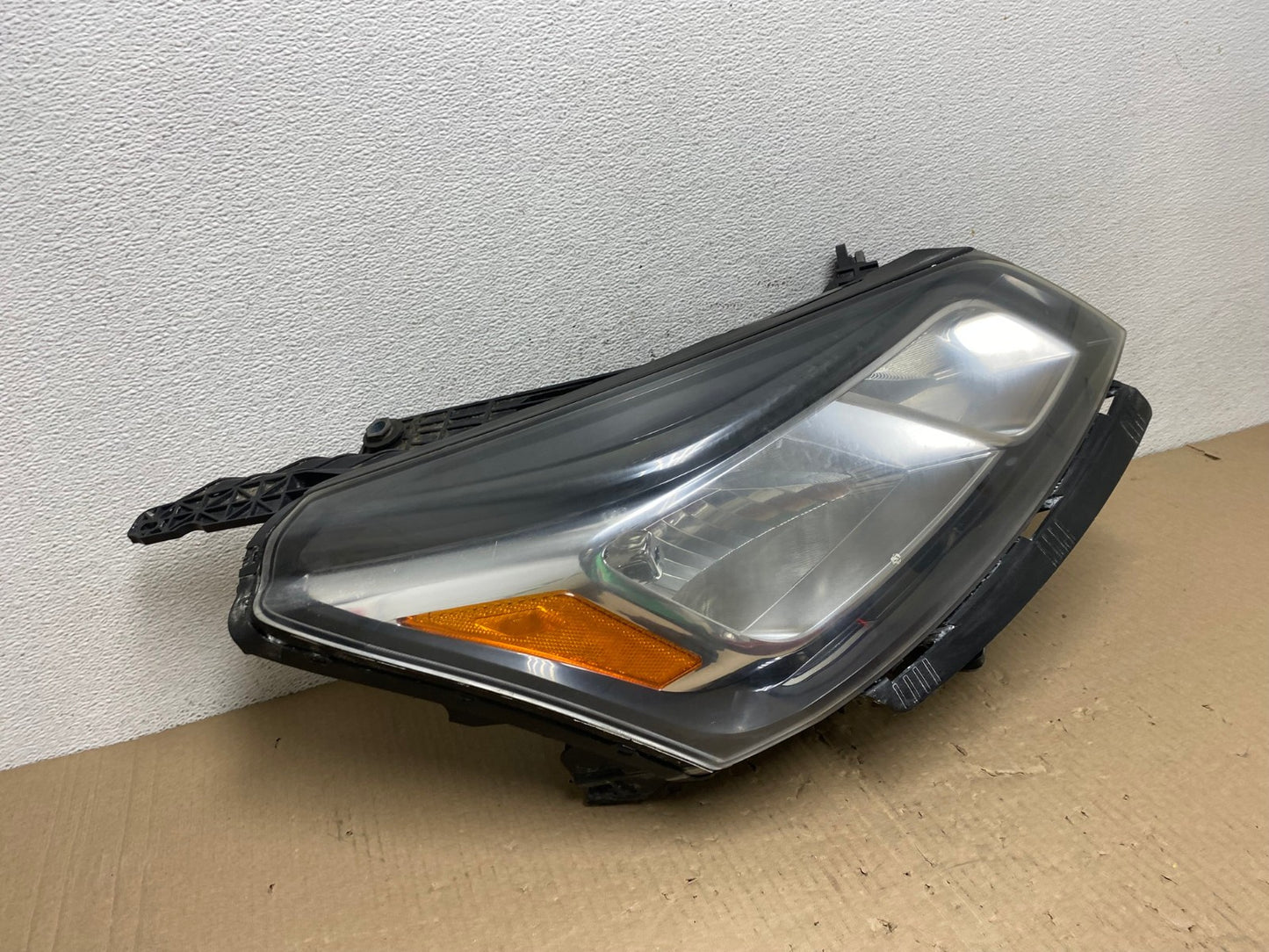 2013-2017 Chevrolet Traverse Right Passenger Side Halogen Headlight AE9612 LK2