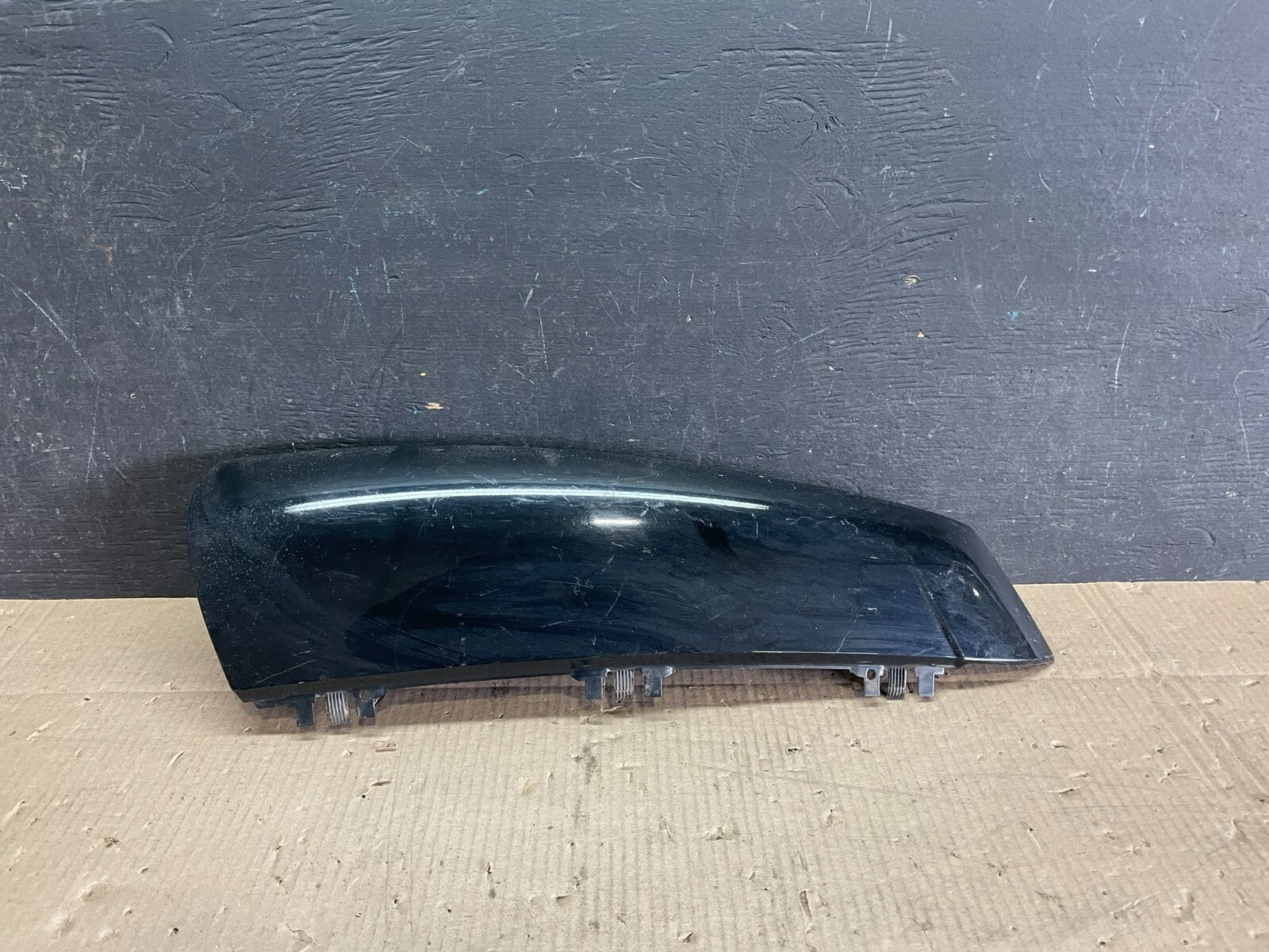 2007 to 2014 Cadillac Escalade Right Rear Upper Quarter Panel Molding I7669  DG0
