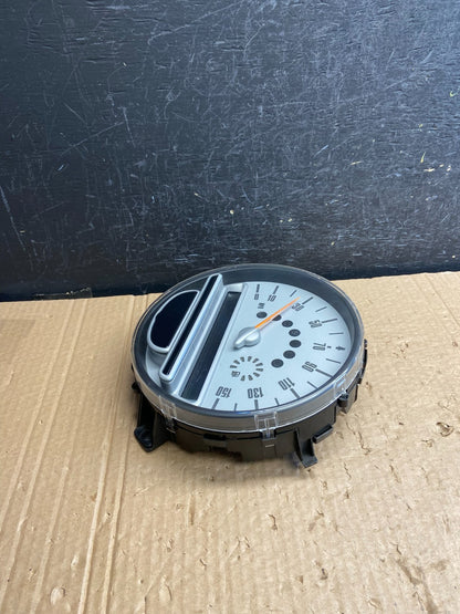 2007 - 2010 Mini Cooper Speedometer Cluster Gauge AF6437 DG2