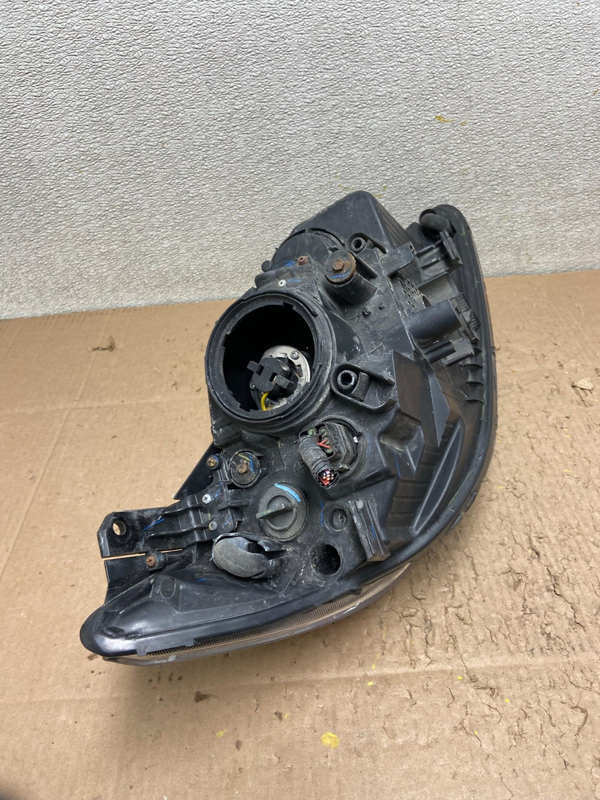 2014 to 2015 Kia Sorento Left Driver LH Side Headlight Halogen Oem Y3344 DW5