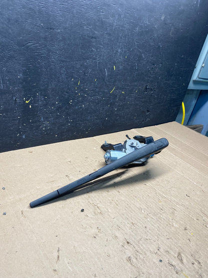 2010 - 2015 Hyundai Tucson Rear Glass Windshield Wiper Motor R8841 DG1