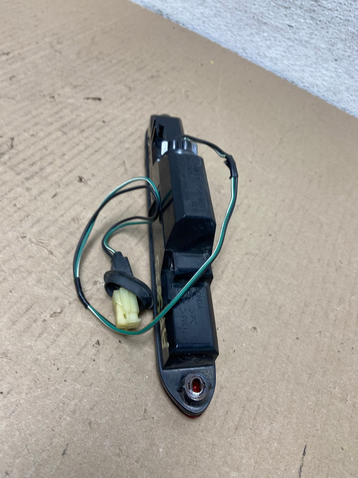 2003 to 2008 Honda Pilot High Mounted 3rd Third Stop Brake Light Lamp AF5855 LK6