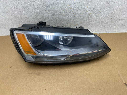 2011 to 2014 Volkswagen Jetta Right Passenger RH Headlight Halogen AI2601 DW0