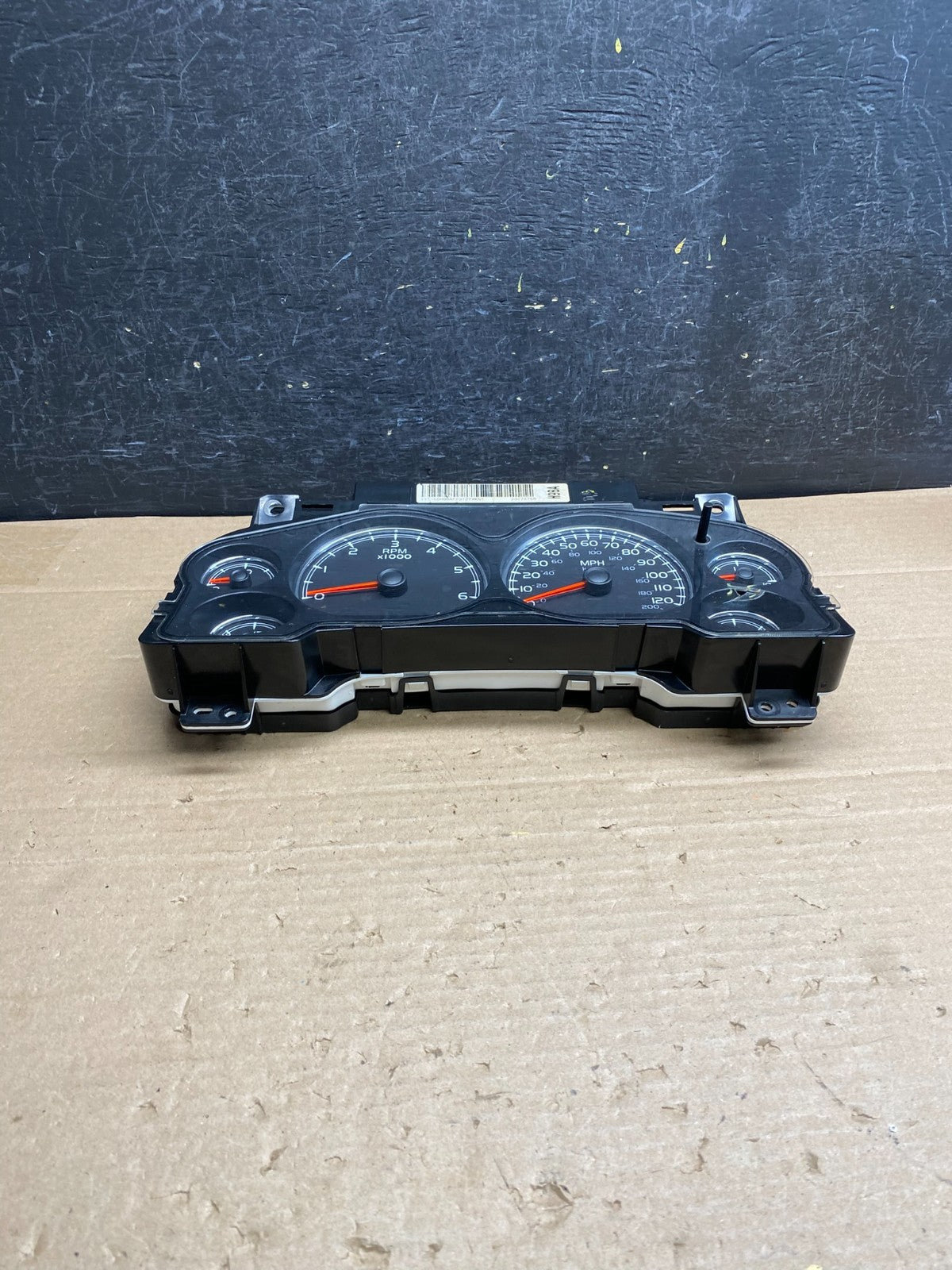 2007 to 2013 Chevrolet Silverado Suburban Cluster Gauge Speedometer AG6346 DG5