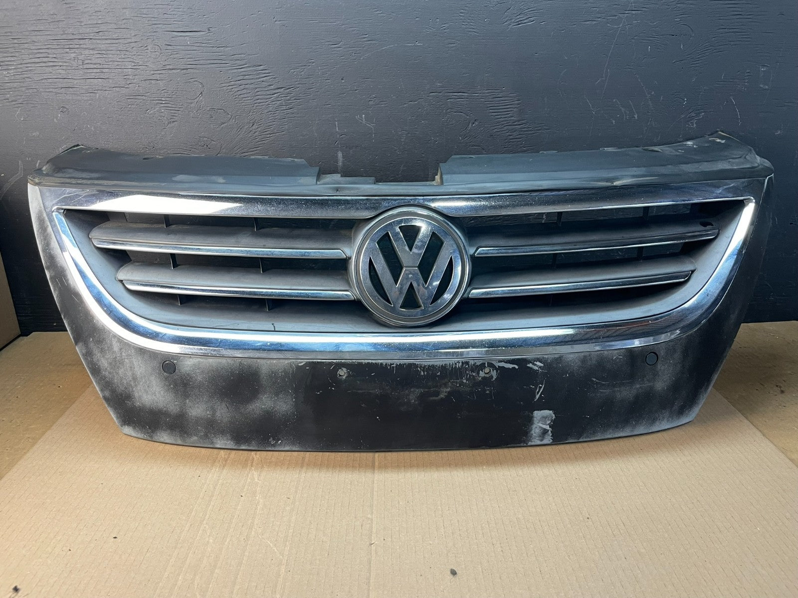 2009 to 2012 Volkswagen CC Front Upper W/ Park Assist Grill Grille Oem AC1896 DG0