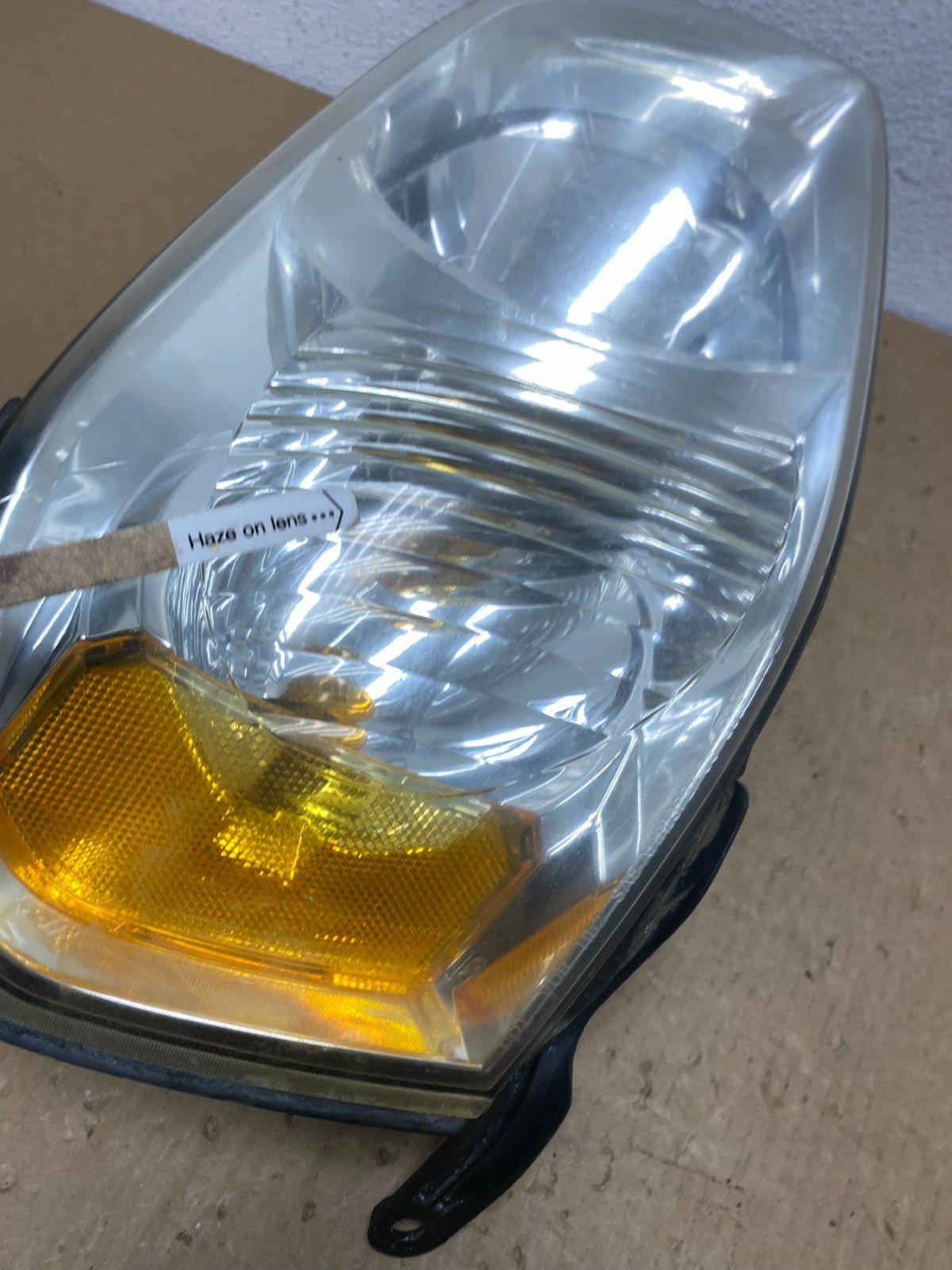 2005 - 2006 Mazda Tribute Right Passenger Rh Headlight Oem AC1365 DW4