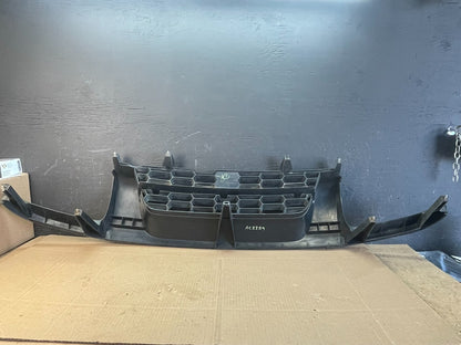 2002 to 2004 Nissan Xterra Front Upper Grill Grille OEM AC2259 DG5