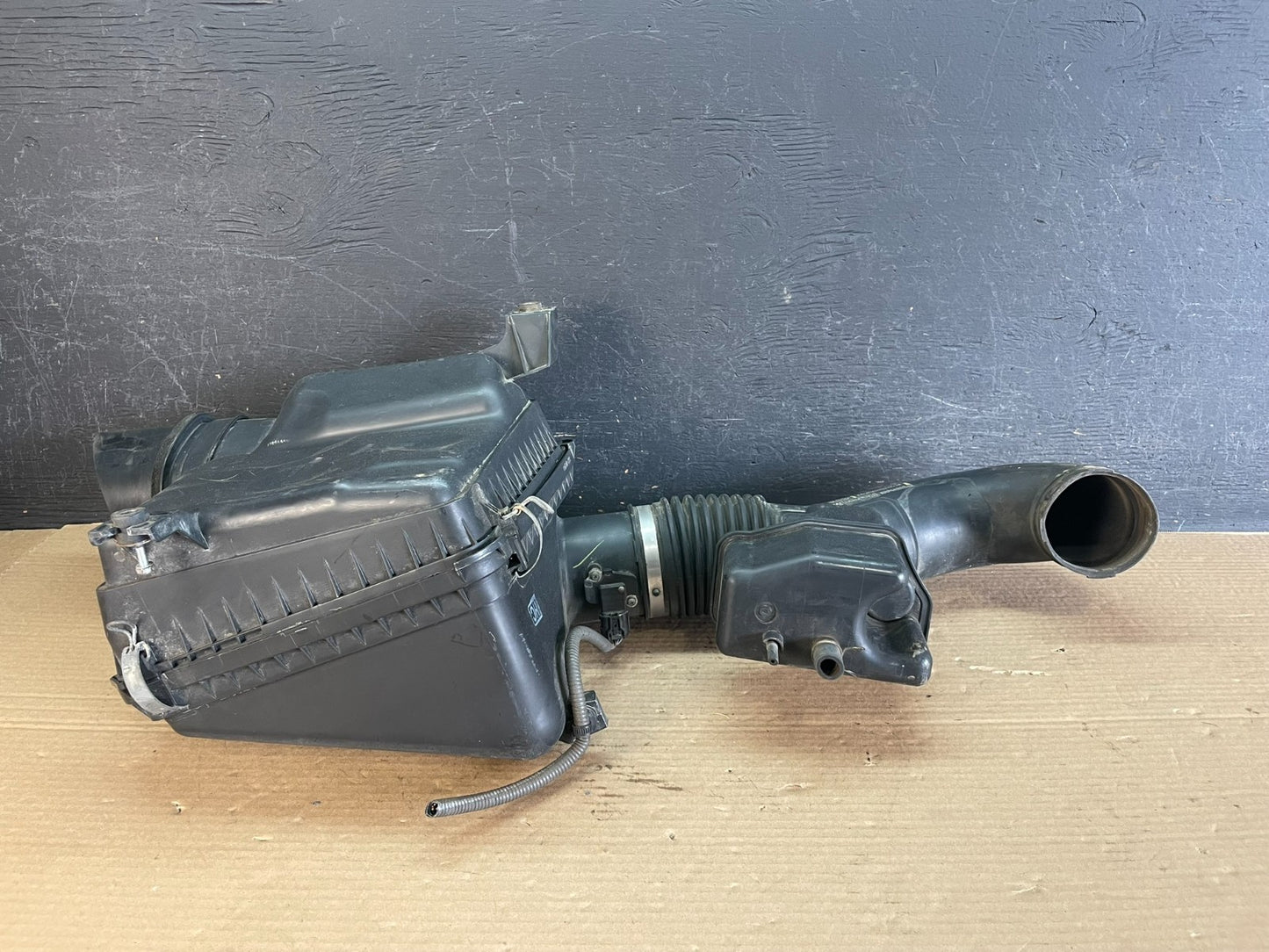 2007-2016 Toyota Sequoia Tundra Air Cleaner Intake Filter Box af3431 DG4