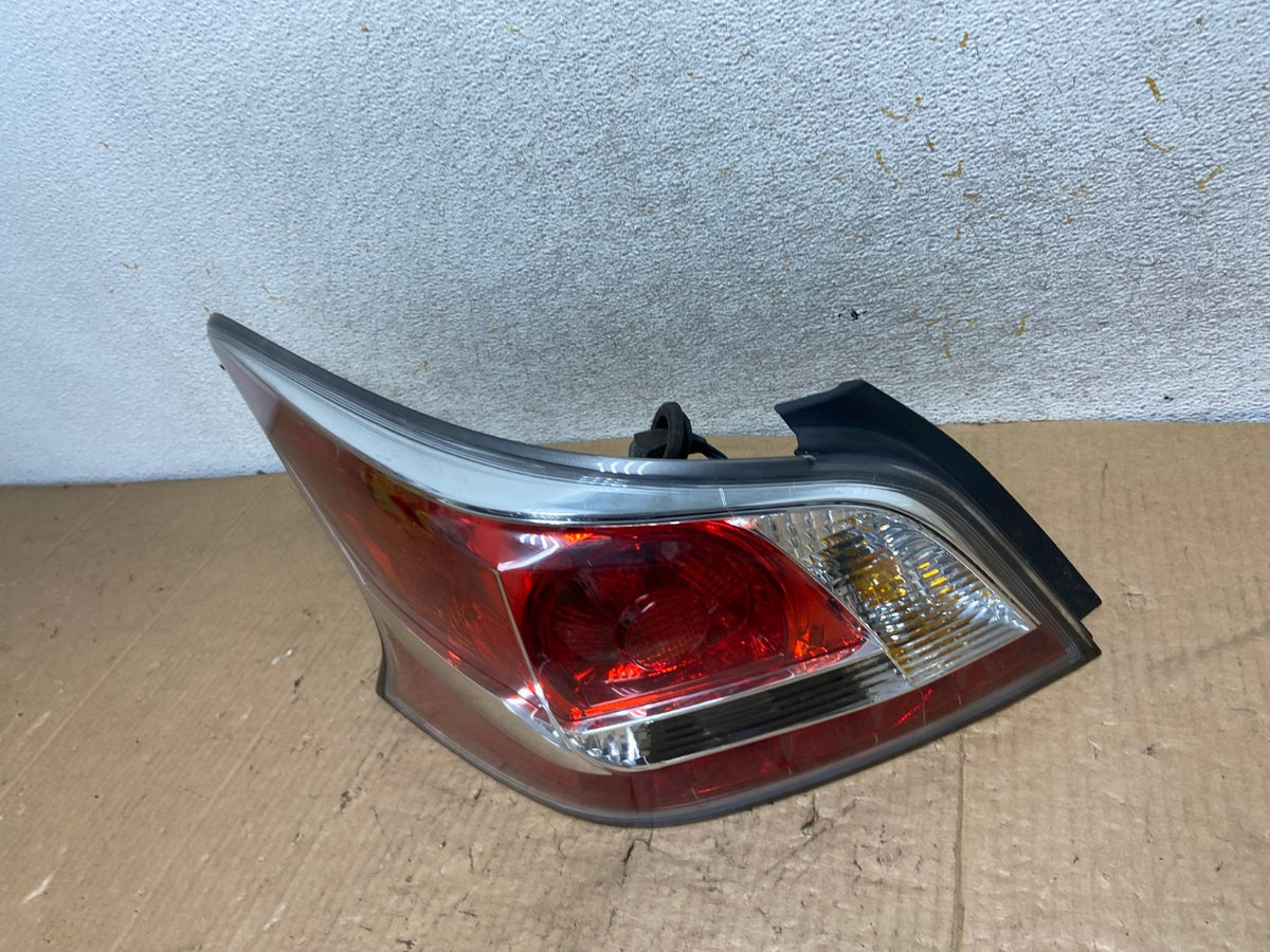 2013 2014 2015 Nissan Altima Left Driver LH Side Tail Light AI8032 LK1