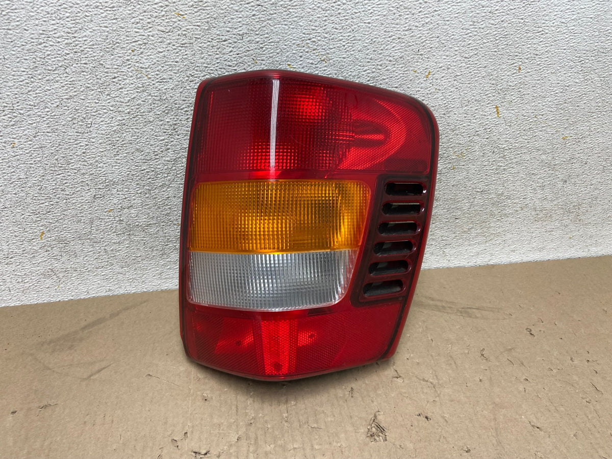 1999-2004 Jeep Grand Cherokee WJ Right Passenger Rh Tail Light DEPO AH7609 LK0