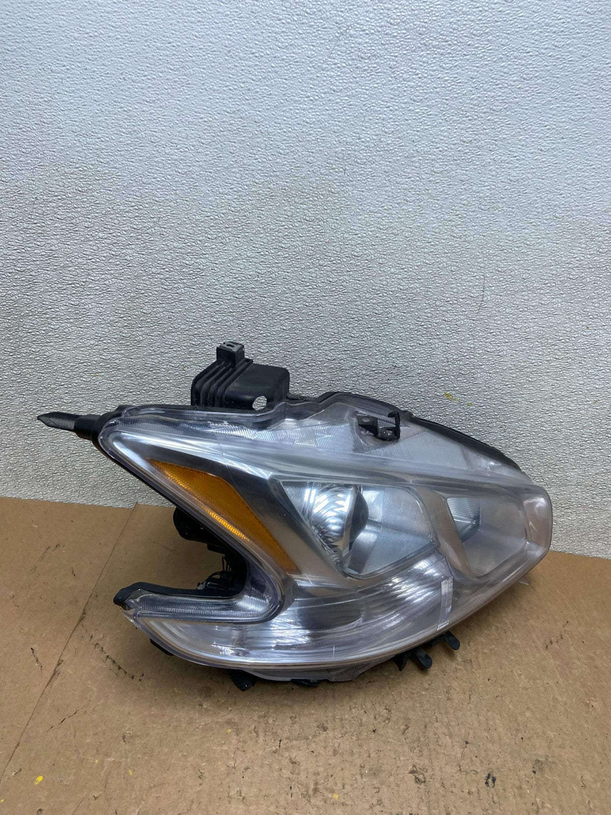 2009 - 2014 Nissan Maxima Headlight Right Passenger Xenon HID TYC Z9277 DW2