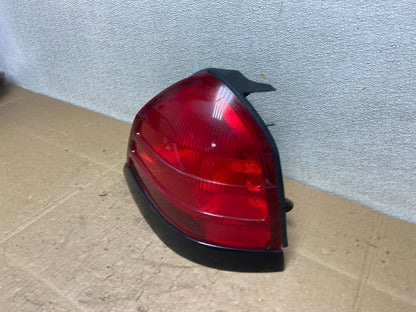 2003-2011 Ford Crown Victoria Right Passenger Rh Side Tail Light Oem Y9141 DW1