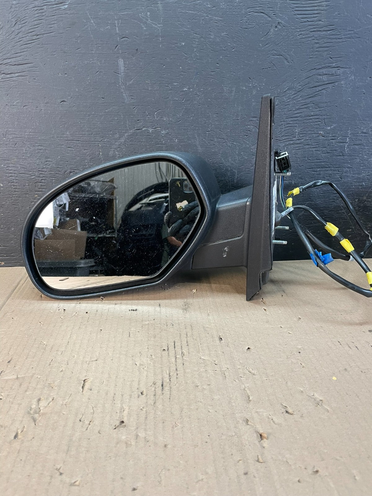 2007-2014 Chevrolet Avalanche Left Driver LH View Door Mirror AD8689 DW6
