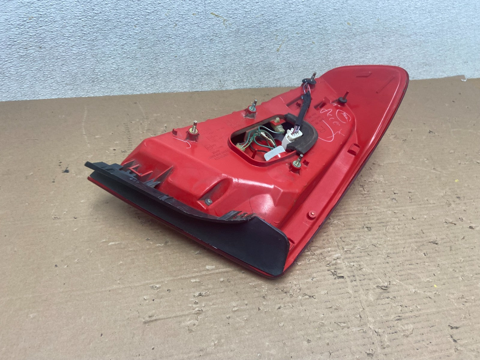 2003 to 2004 Infiniti G35 Right Passenger Rh Side Tail Light OEM R1033 DW5
