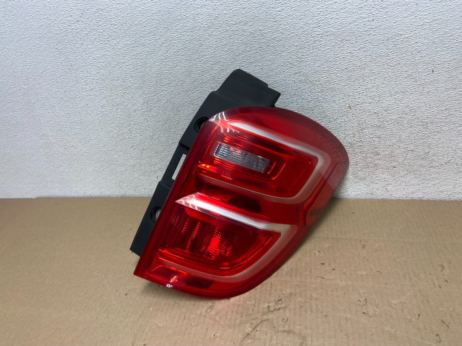 2016 to 2017 Chevrolet Equinox Right Passenger RH Side Tail Light AG5901 DW0