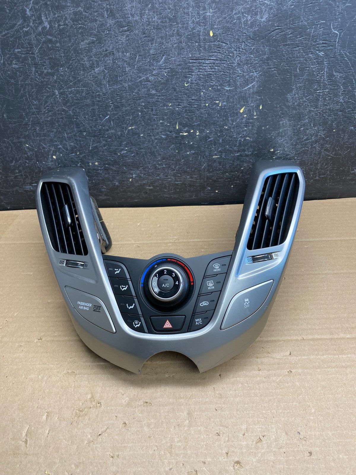 2012 - 2015 Kia Rio Veloster Climate Control Panel Trim Air Vents AG5239 DG0