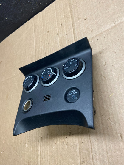 2011 to 2015 Nissan Rogue Heater Temperature AC Climate Control OEM AA4814 DG1