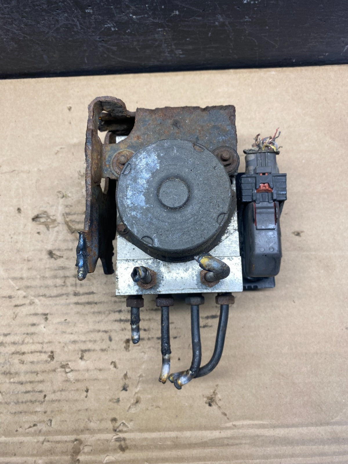 2002 to 2003 Chevrolet Tahoe ABS Pump Anti Lock Module AE2117 DG5
