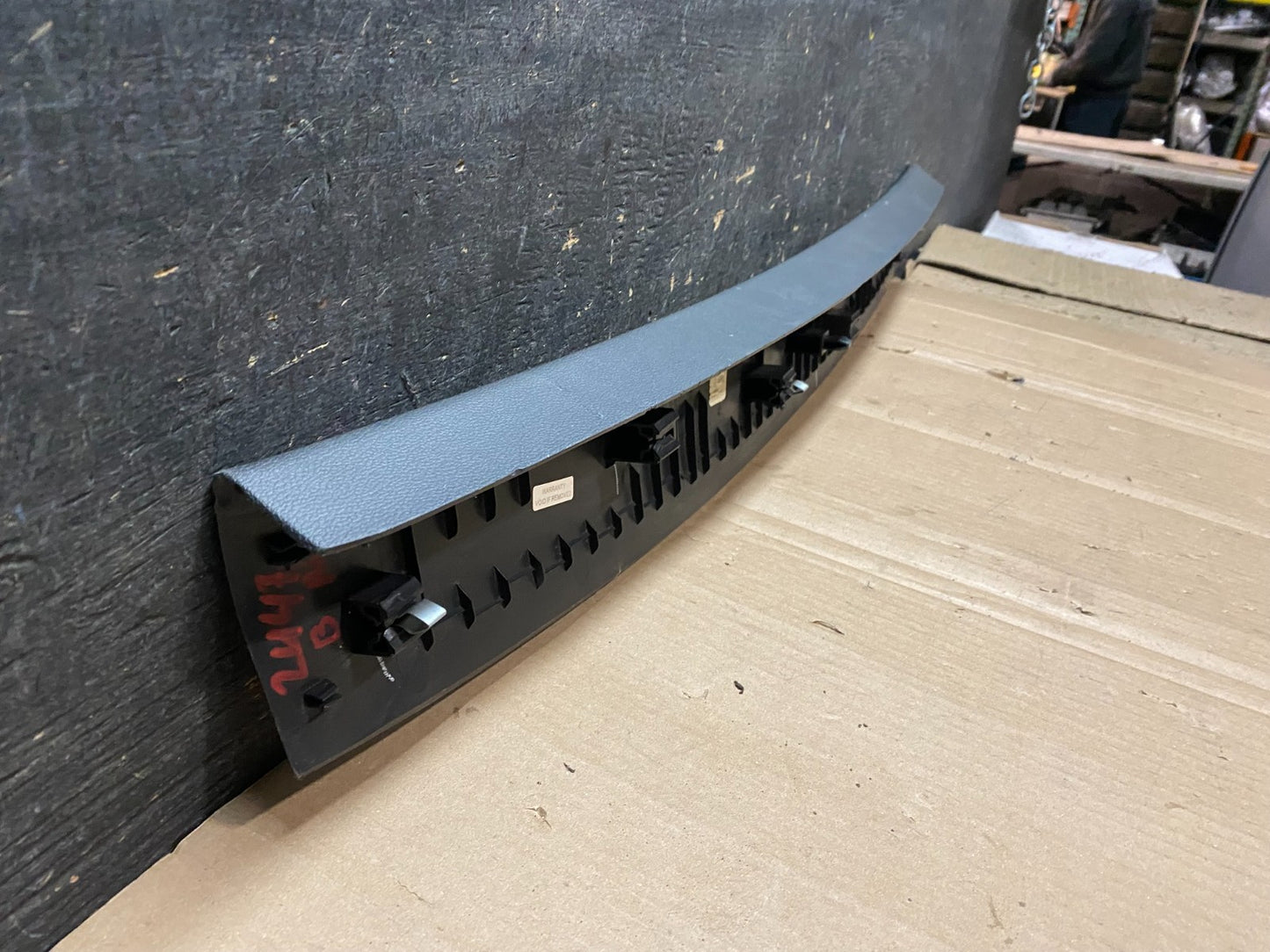 2018-2022 Volkswagen Atlas OEM Upper Liftgate Trim Cover W4712 DG5