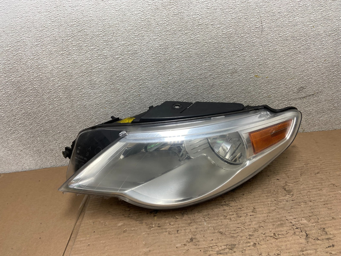 2009 - 2012 Volkswagen CC Left Driver Lh Side Headlight Halogen Oem AA9678 DW0
