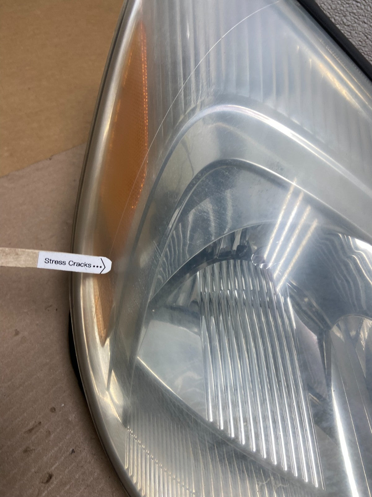 2004-2005 Toyota Sienna Right Passenger Halogen Headlight OEM Z6181 DW4