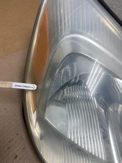 2004-2005 Toyota Sienna Right Passenger Halogen Headlight OEM Z6181 DW4