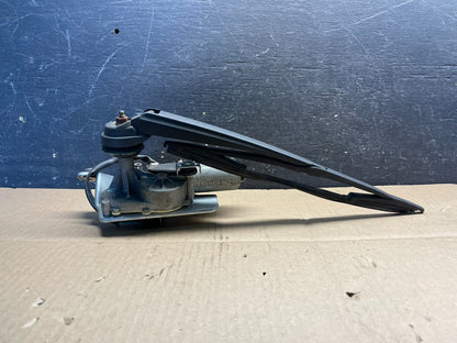 1999 to 2005 Saab 9-5 Wagon Rear Windshield Wiper Motor U2095 PS1