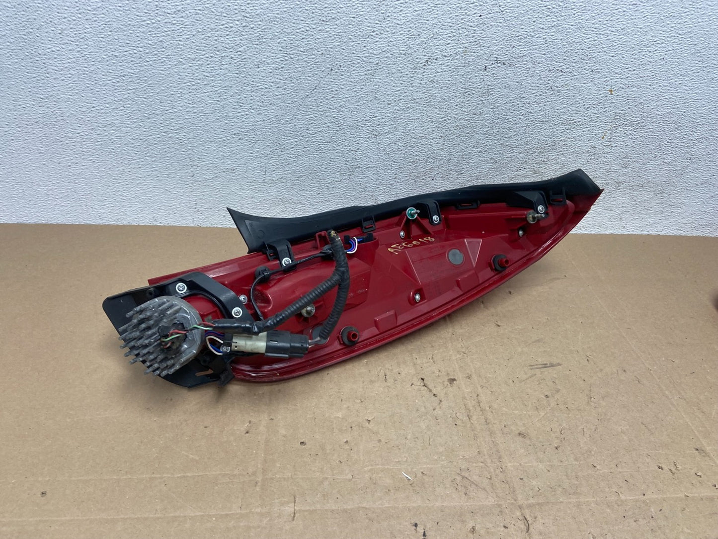 2013 to 2017 Cadillac XTS Left Driver LH Tail Light AE6018 DW4
