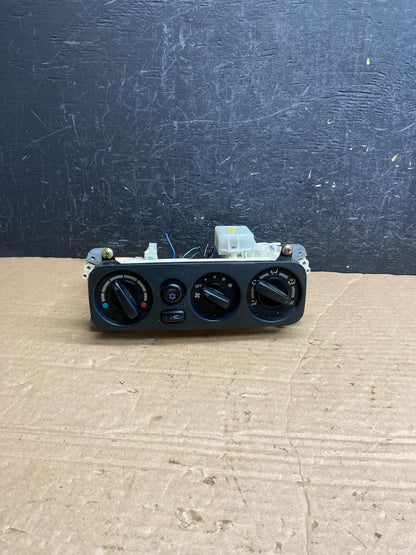 2000-2004 Mitsubishi Montero Sport Climate Control Heater Panel AF2045 DW0
