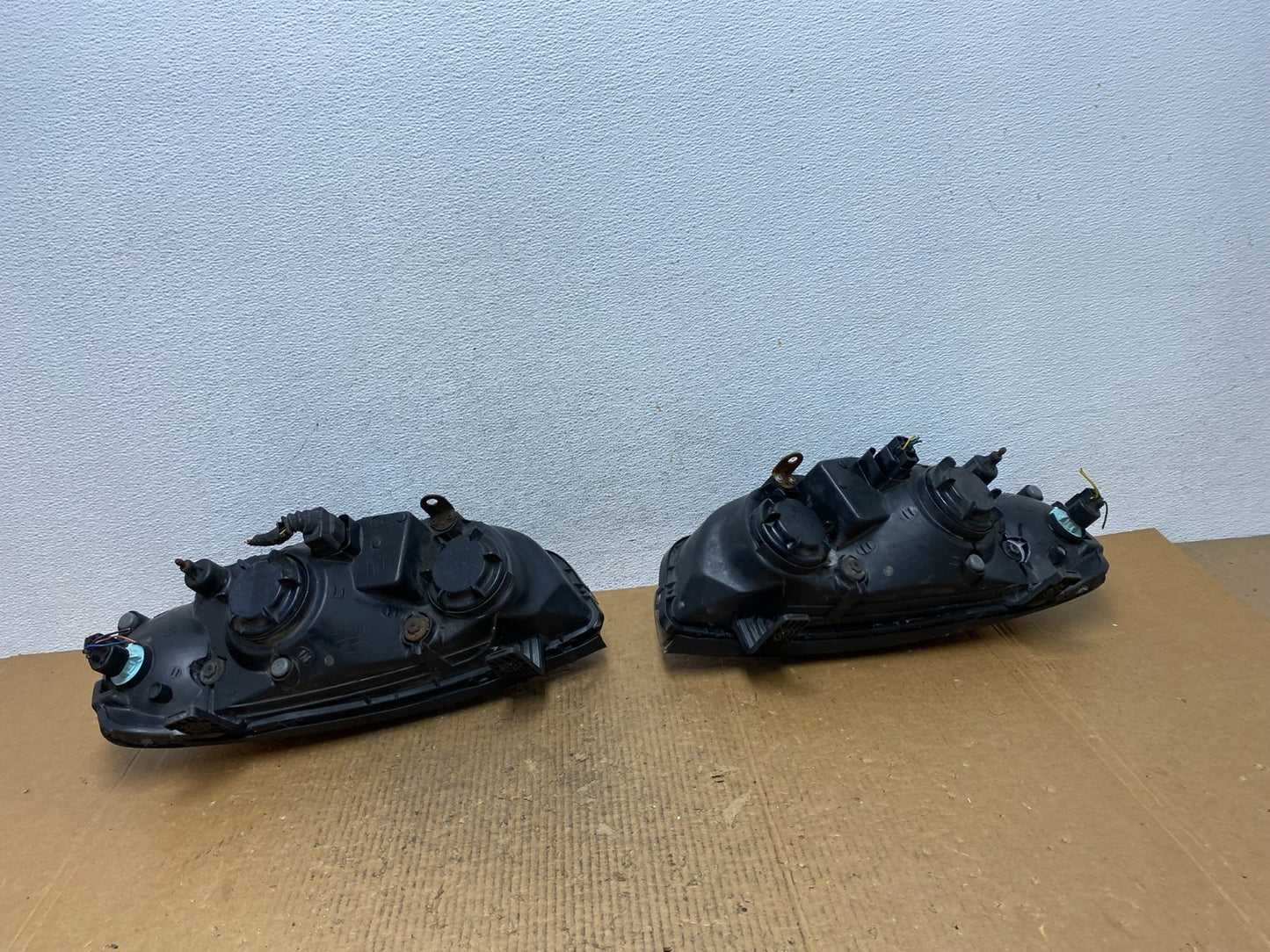 2001 2002 2003 Hyundai Elantra Left+Right Side Set Halogen Headlights AE1619 DW7