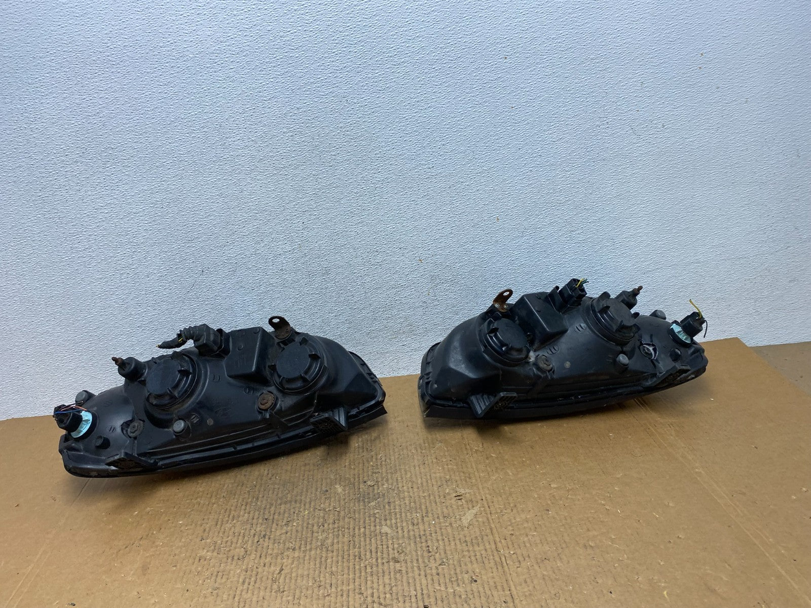 2001 2002 2003 Hyundai Elantra Left+Right Side Set Halogen Headlights AE1619 DW7