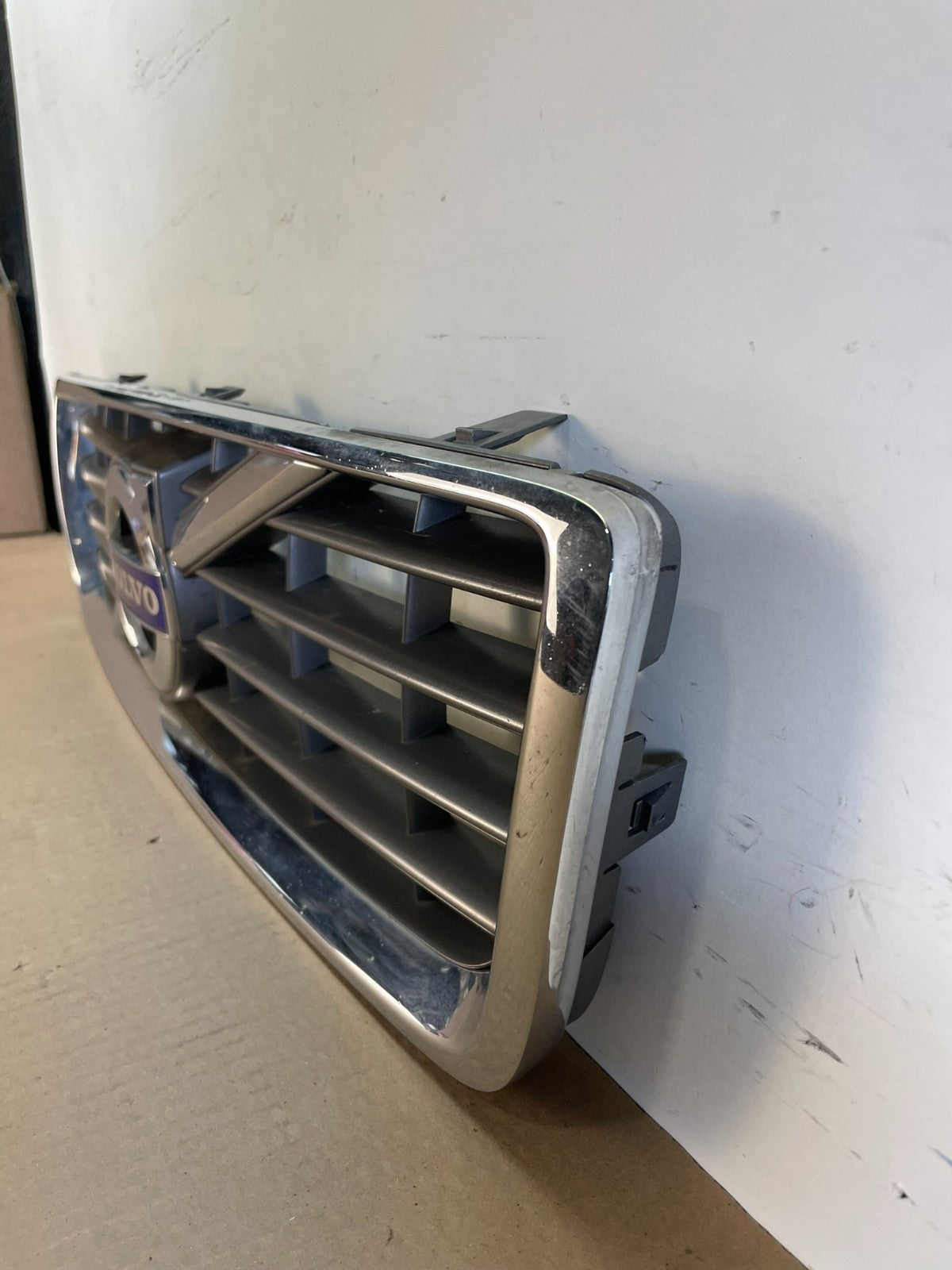 2007 2008 2009 Volvo S80 Front Upper Grill Grille AH6567 DG1