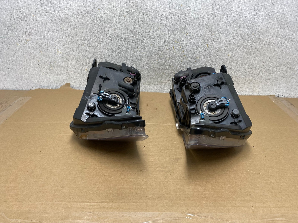 2009 to 2017 Dodge Journey Headlights Left+Right Set Halogen AH7750 DW10