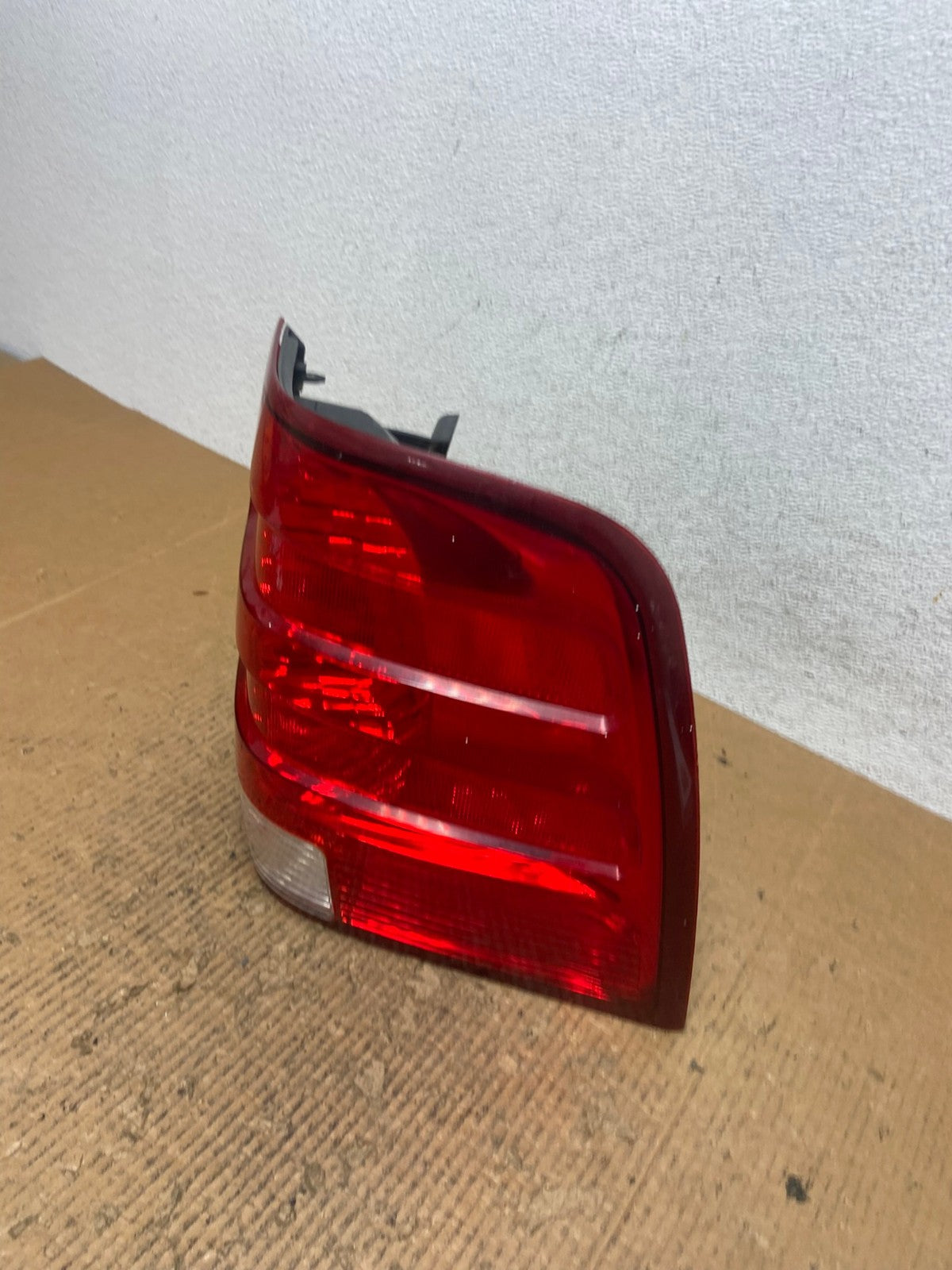 2003 2004 2005 2006 Ford Expedition Right Passenger Rh Tail light AE2870 LK1