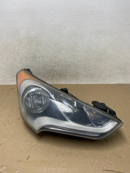 2012 - 2017 Hyundai Veloster Right Passenger RH Halogen Headlight AH6826 DW0