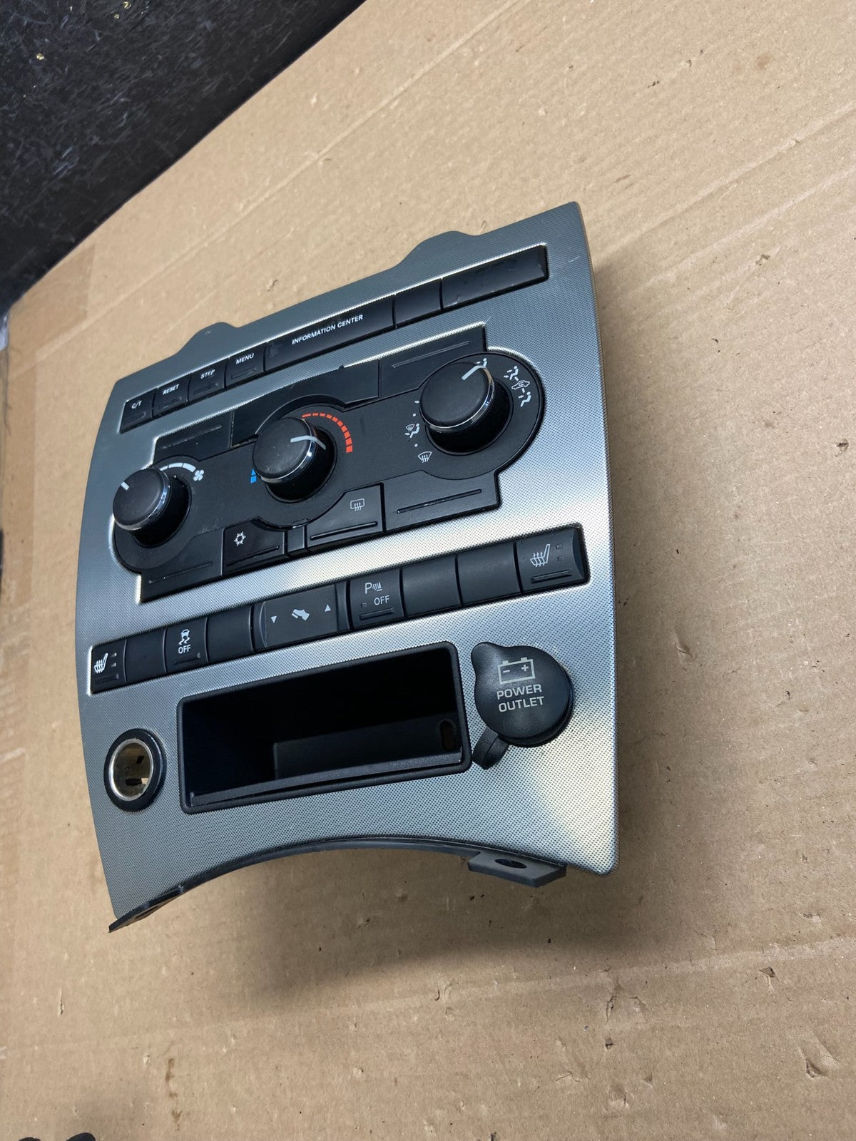 2005 2006 2007 Jeep Commander Grand Cherokee A/C Climate Control Bezel AG5141 DG4