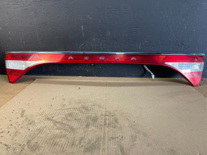 2012 to 2017 Hyundai Azera Trunk Center Tail Light License W/Emblem ab7983 DG0