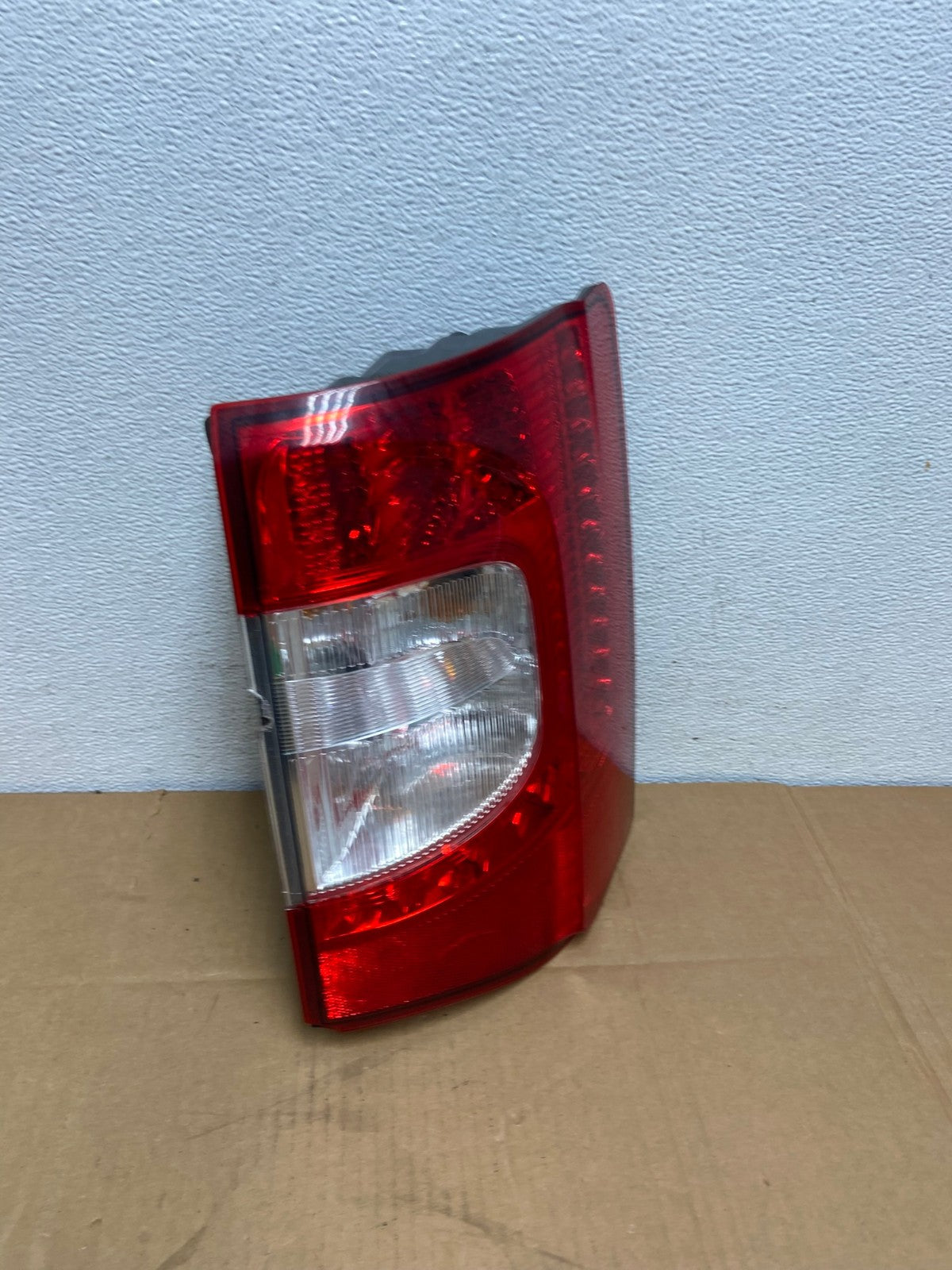 2011-2016 Chrysler Town and Country Right Passenger RH Tail Light AD2414 LK2