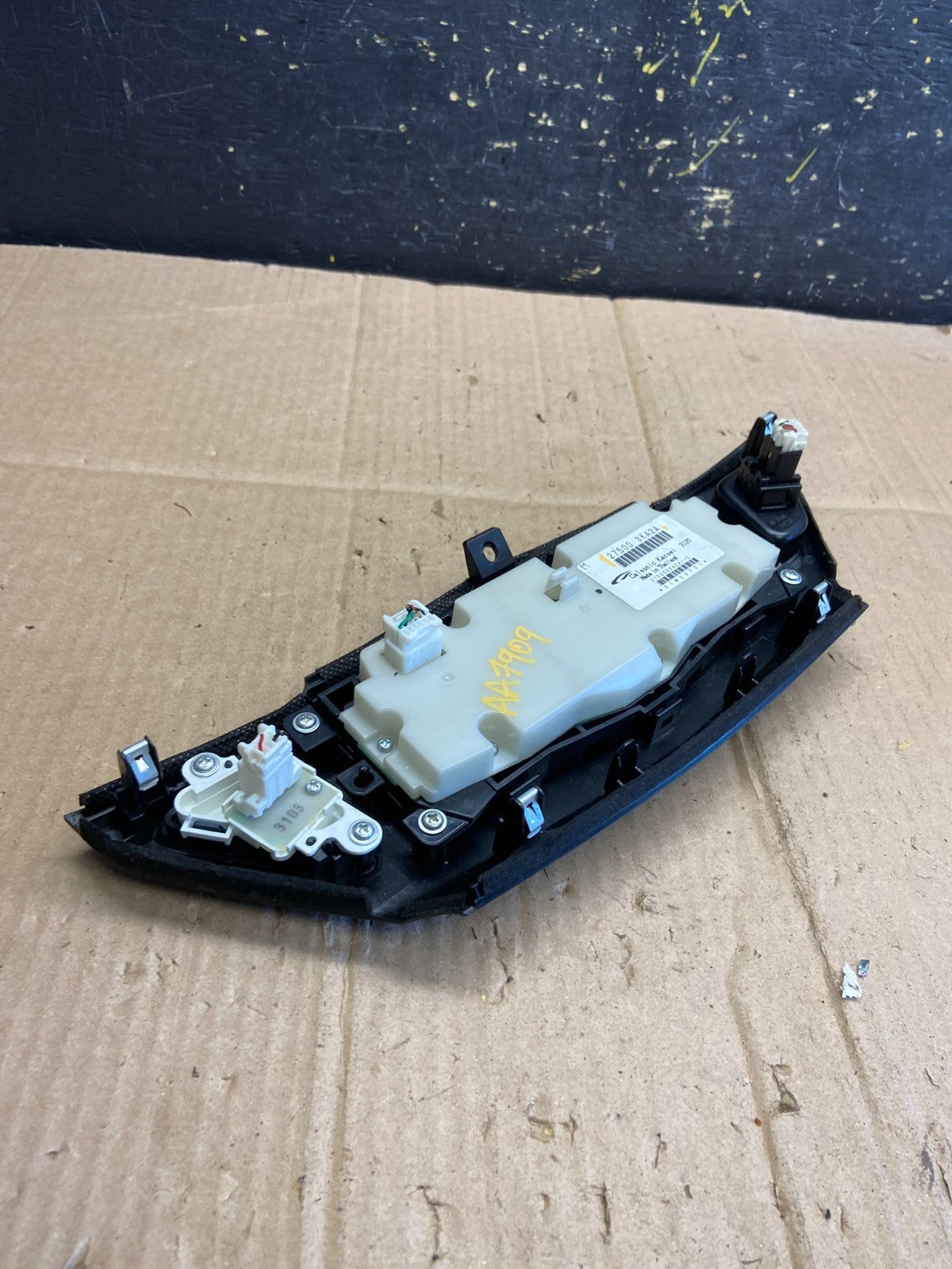2013 to 2018 Nissan Pathfinder Radio Audio Climate Control OEM aa7909 DG4