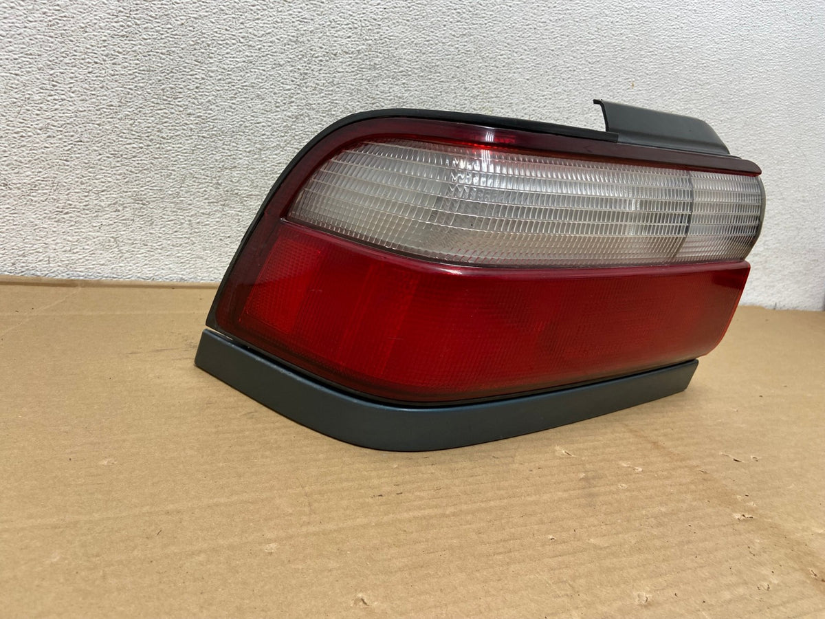 1996 to 1997 Toyota Corolla Left Driver Lh Side Tail Light AG9162 LK1