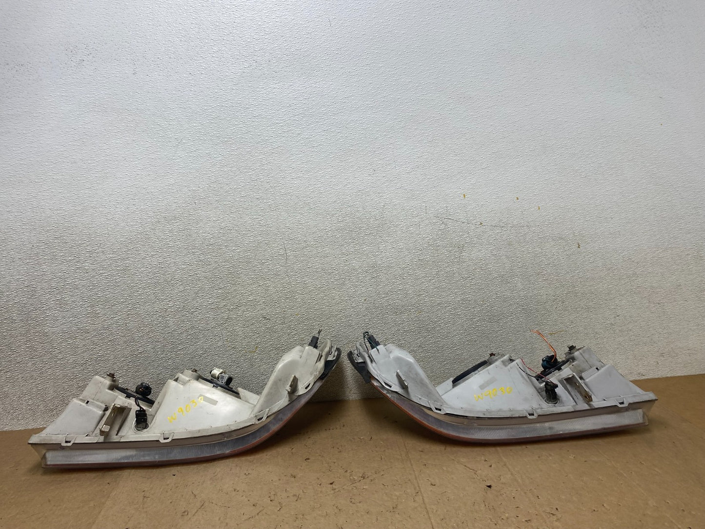 1998 to 2002 Honda Accord Left+Right Set Side Headlights W9030 DW10
