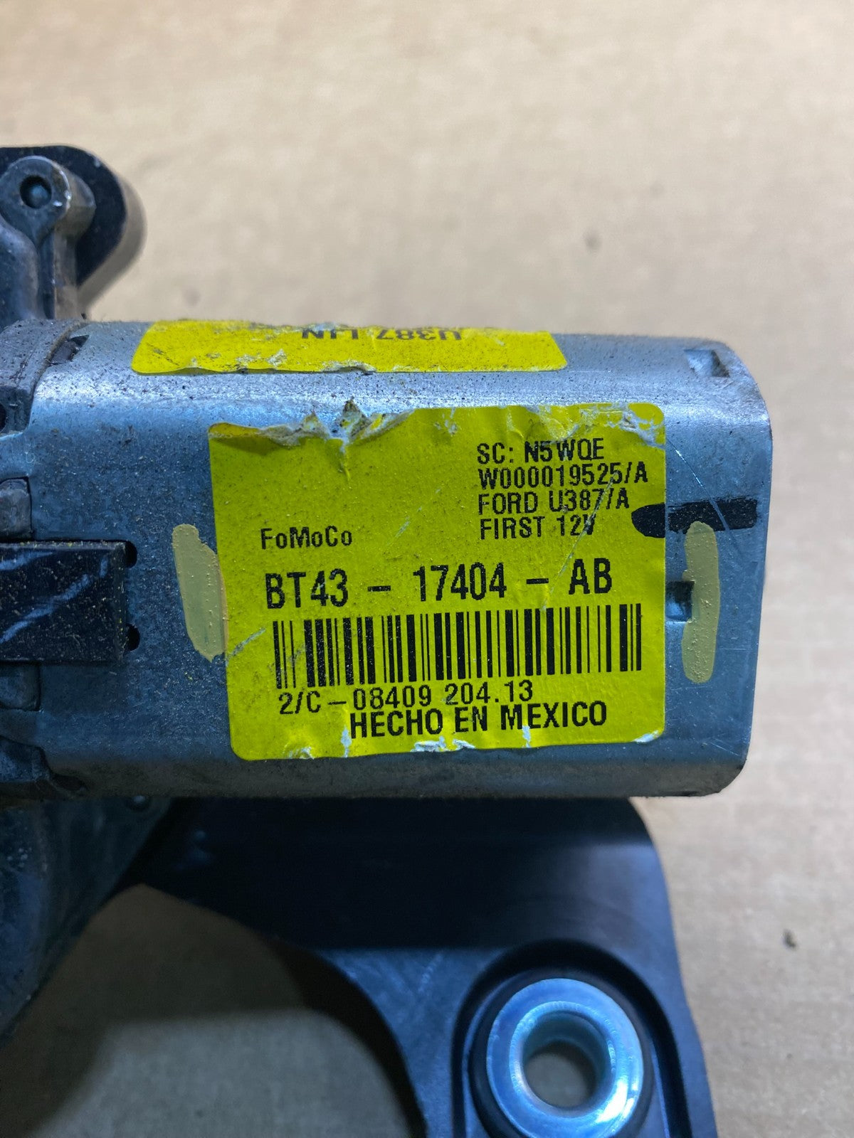 2011 to 2014 Ford Edge Licnoln MKX Rear Windshield Wiper Motor OEM Z9049 DG6