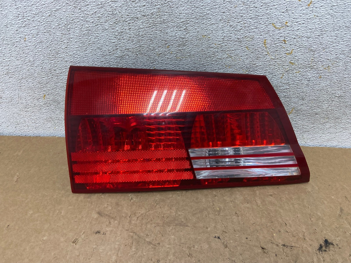 2004 - 2005 Toyota Sienna Left Driver LH Side Inner Tail Light AI3725 LK0