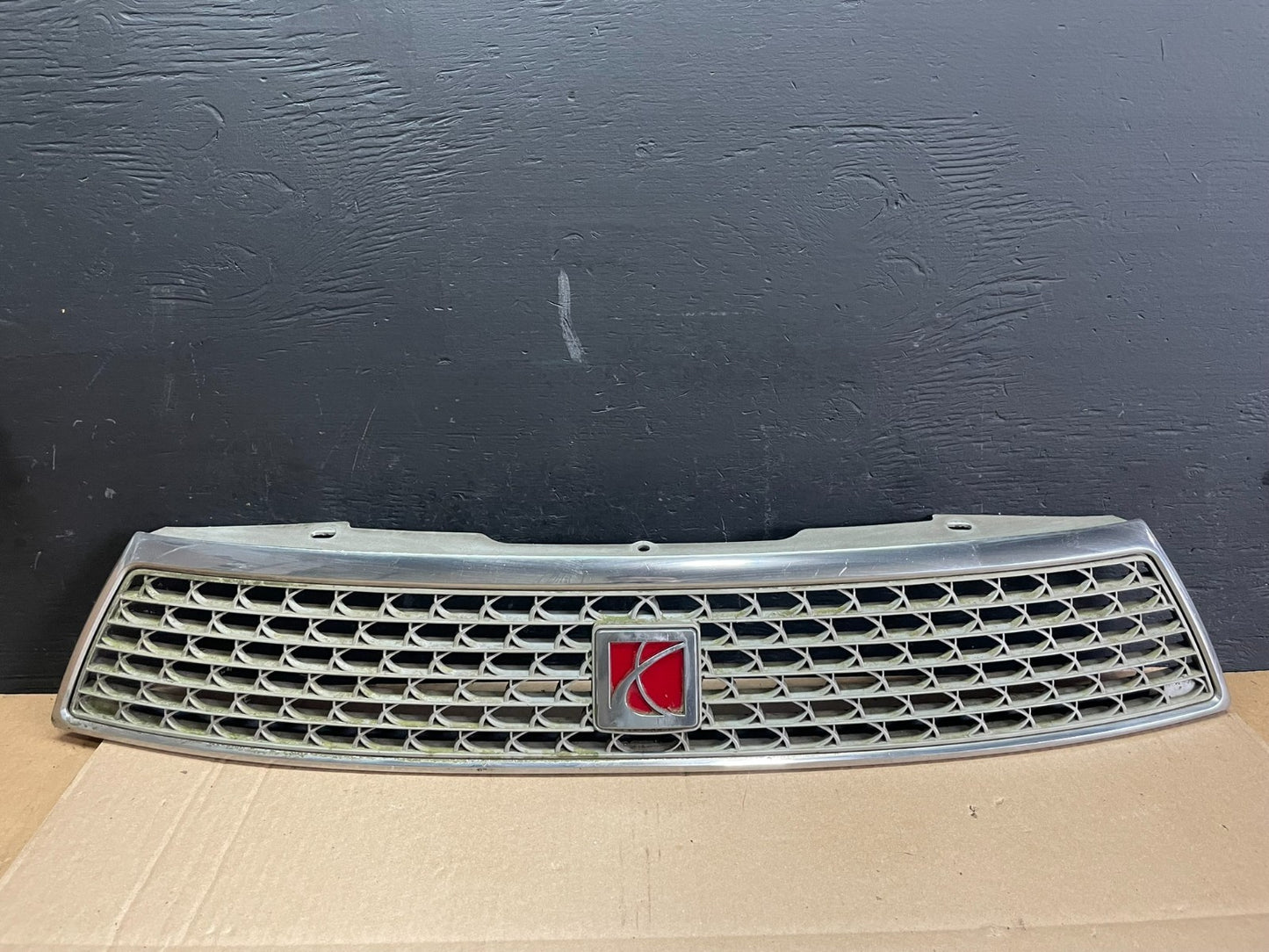 2003 2004 2005 Saturn L L200 L300 Front Upper Grill Grille AB7591 DG0