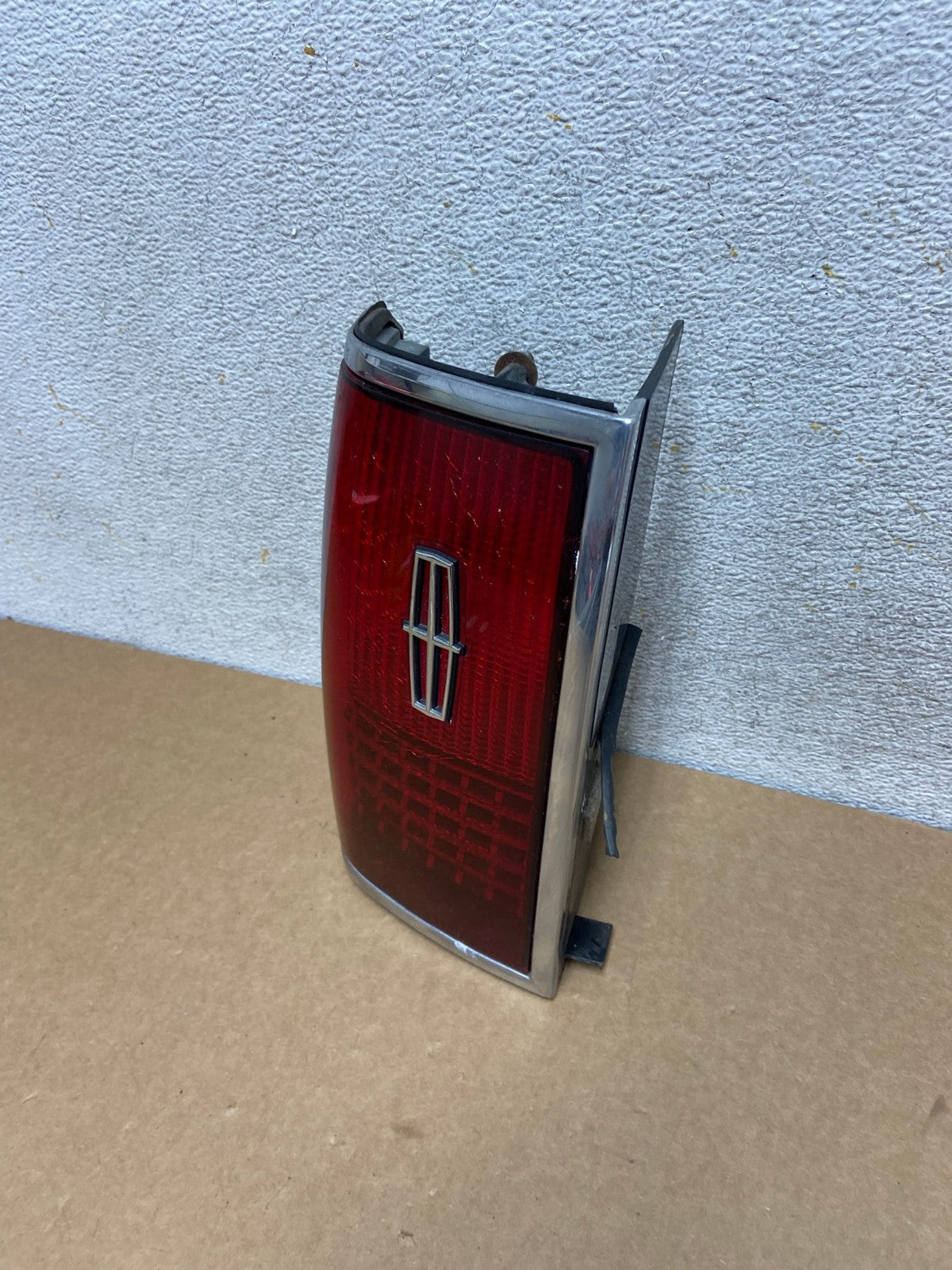 1990 to 1994 Lincoln Town Car Left Driver Side Tail Light AI2587 LK1