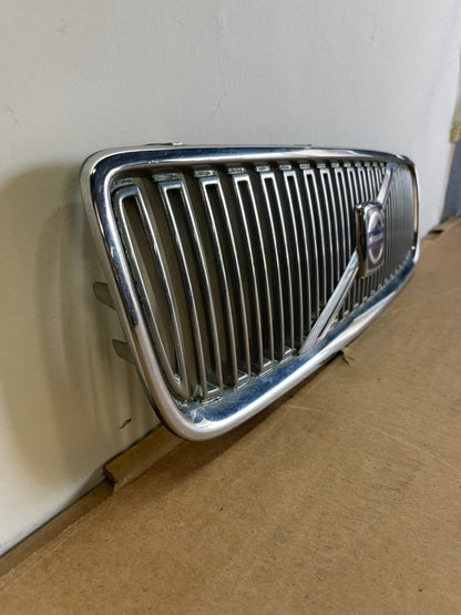 2001 to 2004 Volvo V70 Front Upper Grill Grille AG0861 DG2