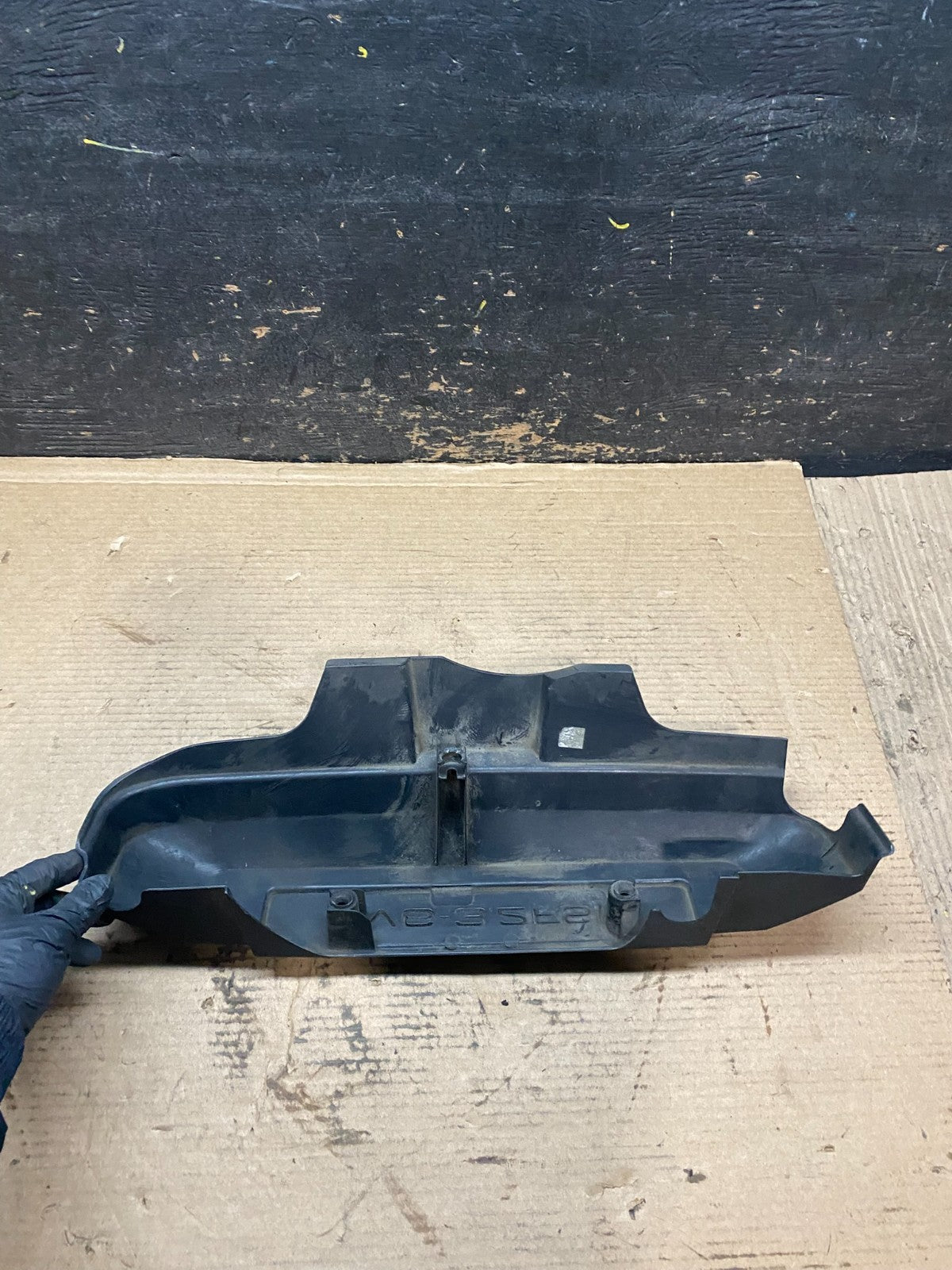 2008 to 2008 Audi  A6 3.2L Engine Motor Cover OEM v9363 DG4